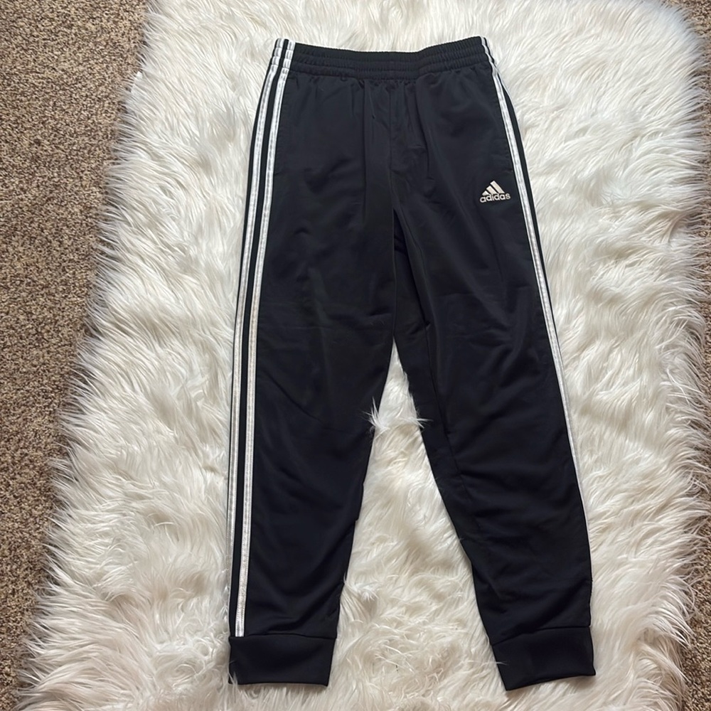 Adidas sweat pants, medium, youth 10/12
Small spot.